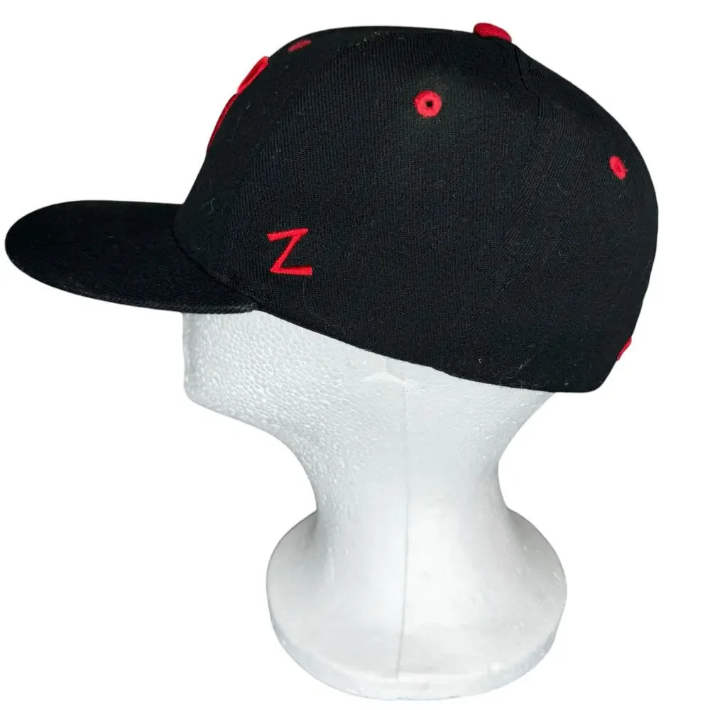 NCAA Zephyr Wisconsin Badgers Baseball Cap Hat Flex Fit Fitted Black Red M / L